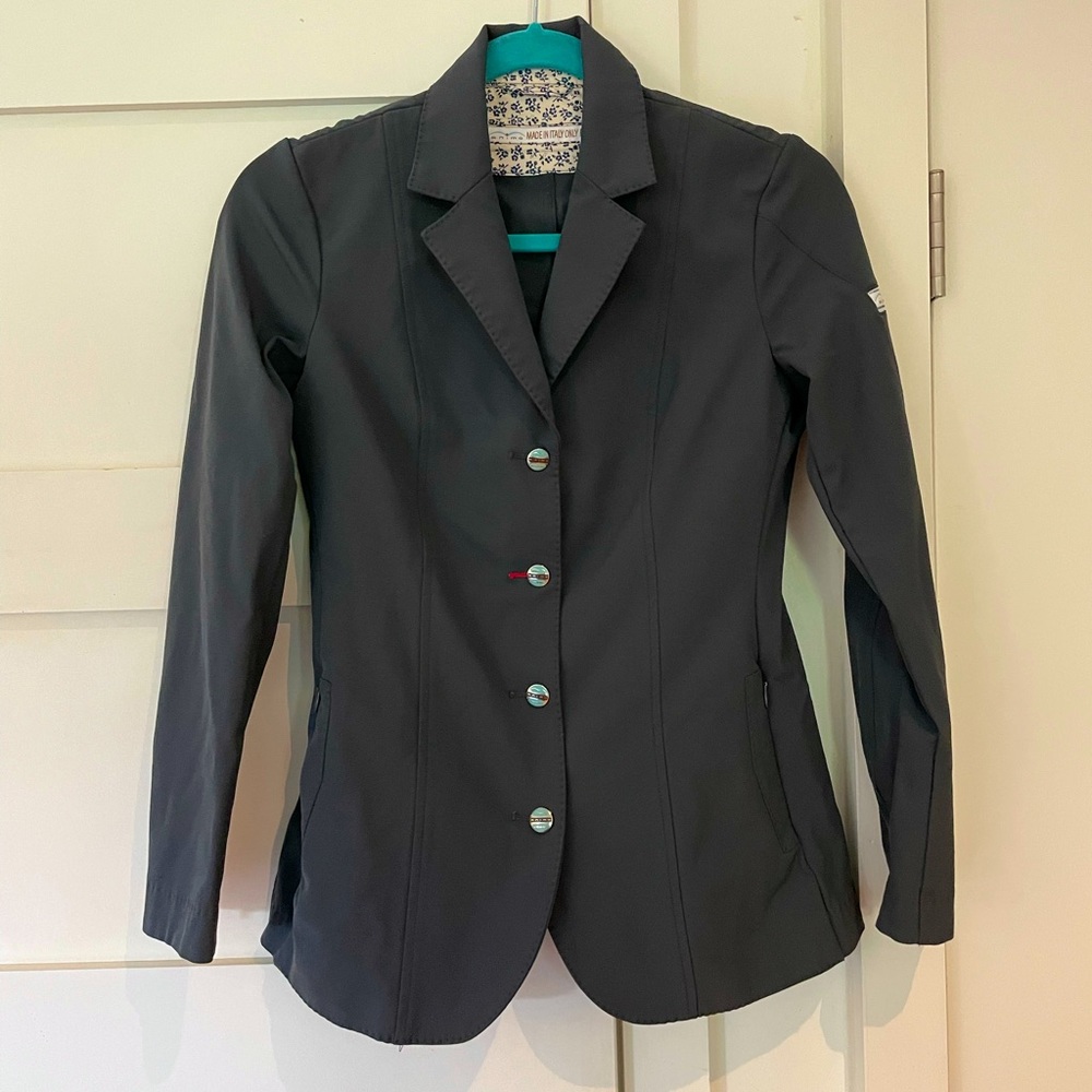 Animo show clothes bundle